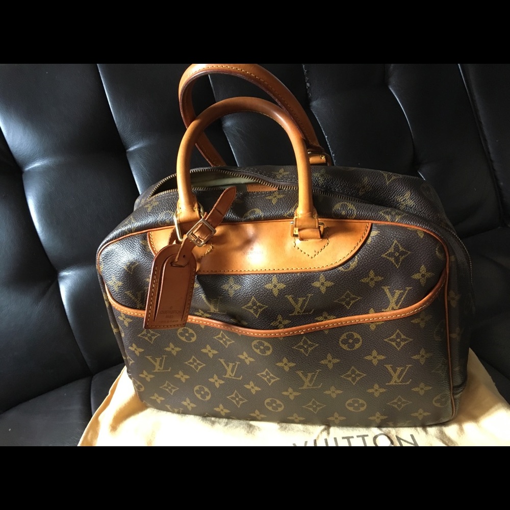 Louis Vuitton Deauville bag